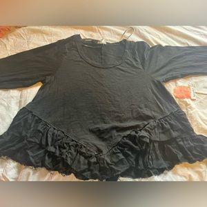 Brand new 1X Arula Black long sleeve top with ruffle hem